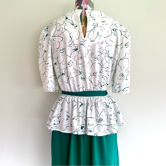 🦚VINTAGE 80s Green Knit Floral Peplum Belted Short Sleeve Dress - Picture 7 of 8